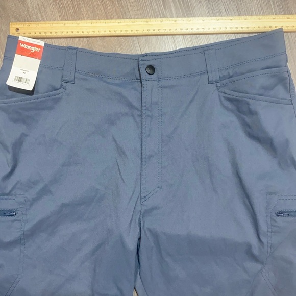 Wrangler Men's Cargo Shorts in Slate Blue Size 40 - Picture 4 of 12